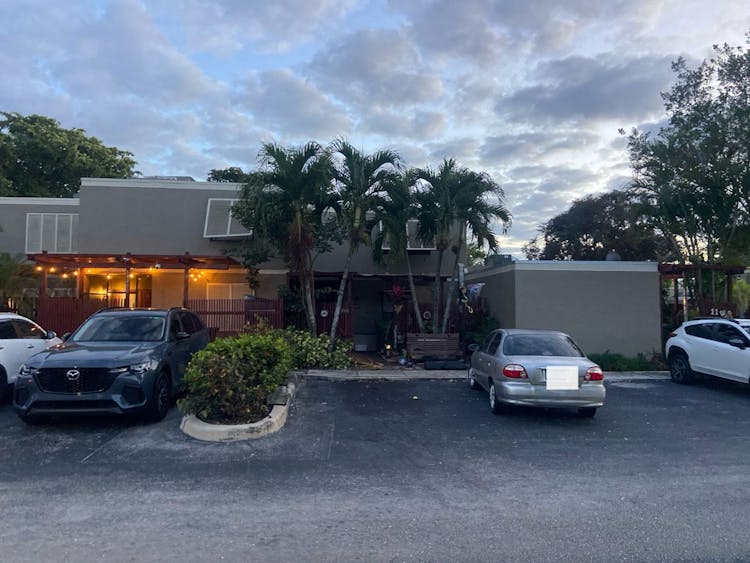 11010 Clubhouse Rd Pembroke Pines, FL 33026, Broward County
