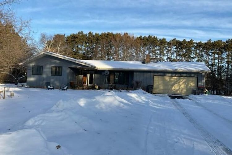 6022 Sioux Trl North Branch, MN 55056, Chisago County