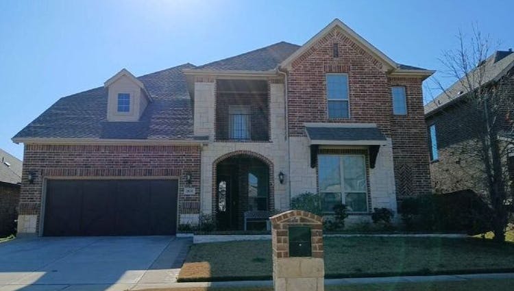 2818 Twin Ridge Dr Arlington, TX 76001, Tarrant County