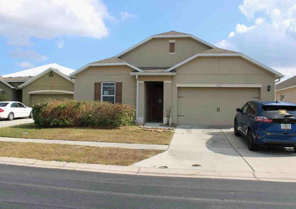 5716 Lakeside Landings Bl Winter Haven, FL 33881, Polk County