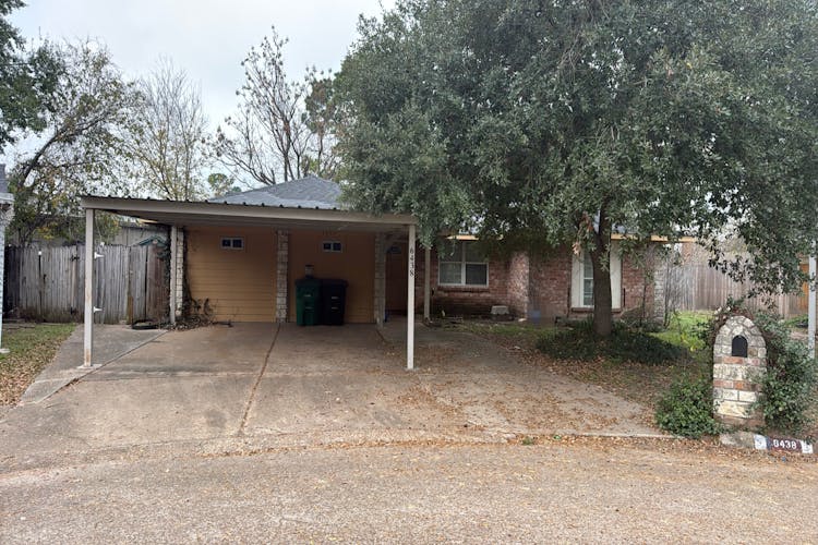 6438 French Chateau Dr Houston, TX 77088, Harris County