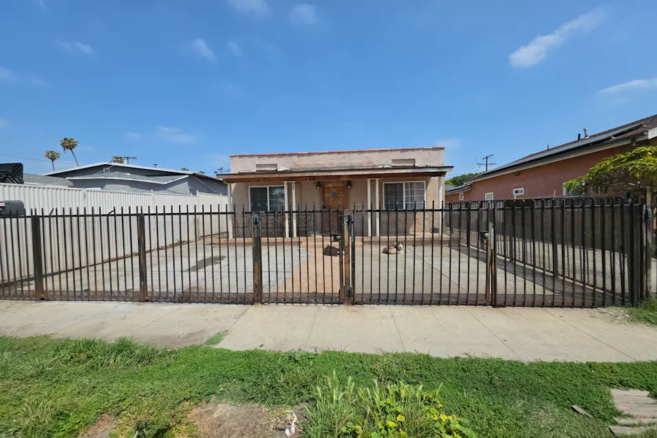 623 E 76th St Los Angeles, CA 90001, Los Angeles County