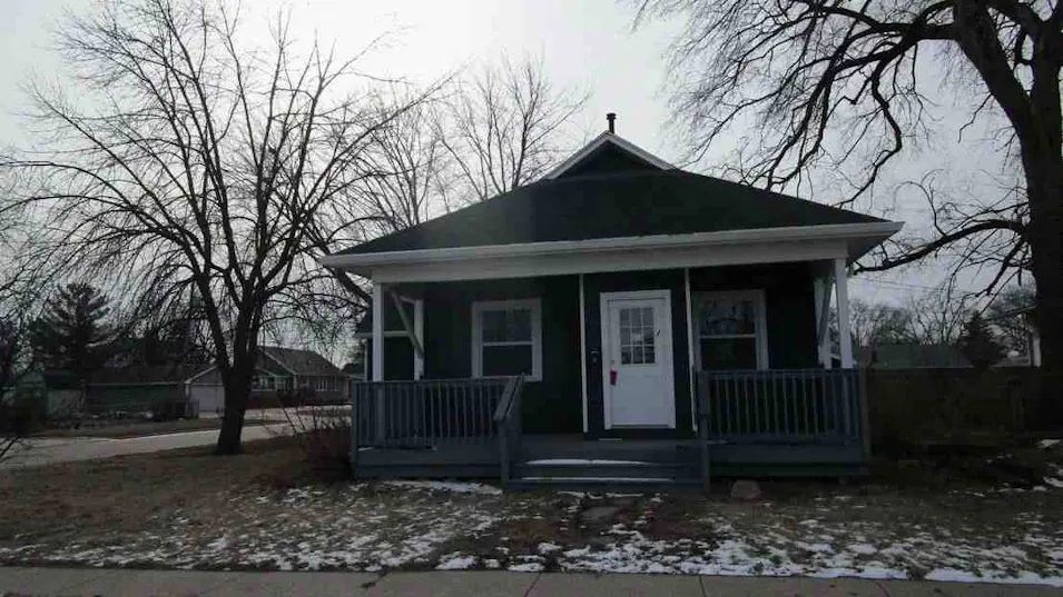 206 3rd St SE Altoona, IA 50009, Polk County