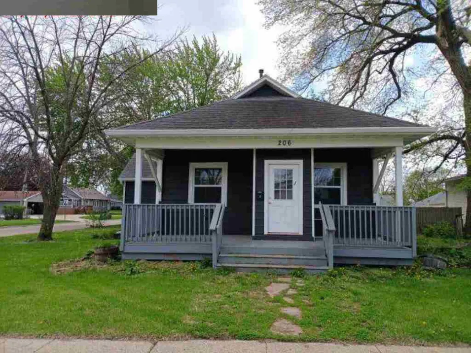 206 3rd St SE Altoona, IA 50009, Polk County