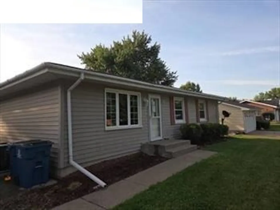 908 18th St Rapids City, IL 61278, Rock Island County