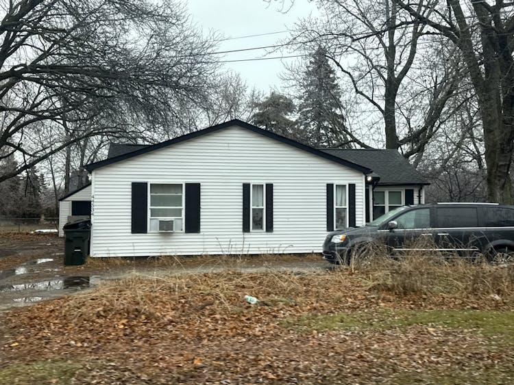 44534 Sterritt St Sterling Heights, MI 48314-1558, Macomb County