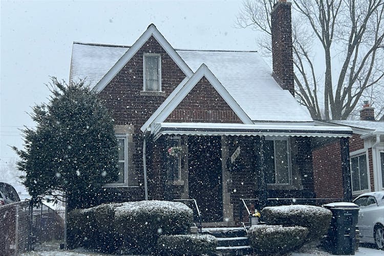 1890 S Deacon St Detroit, MI 48217-1635, Wayne County