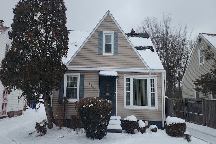 16809 Deforest Ave Cleveland, OH 44128, Cuyahoga County