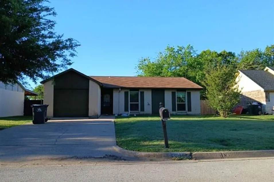 2318 Idlewood Drive Arlington, TX 76014, Tarrant County