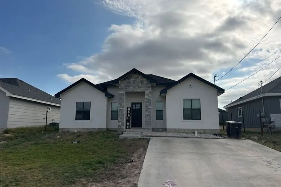 1098 Colon Ln Eagle Pass, TX 78852, Maverick County