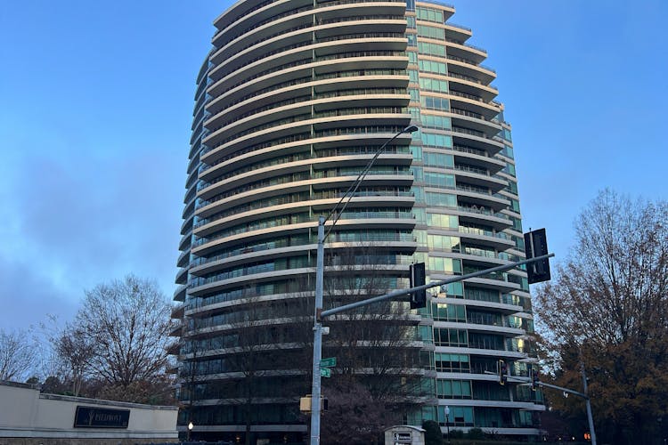 700 Park Regency Pl NE #2202 Atlanta, GA 30326, Fulton County