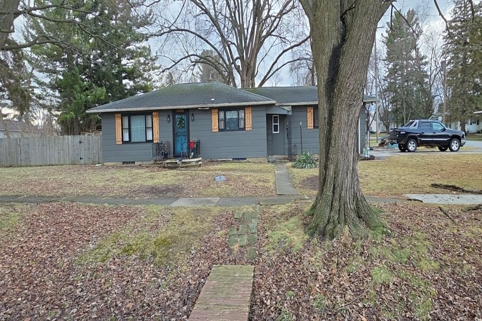 5332 Lapeer Rd Burton, MI 48509-2228, Genesee County