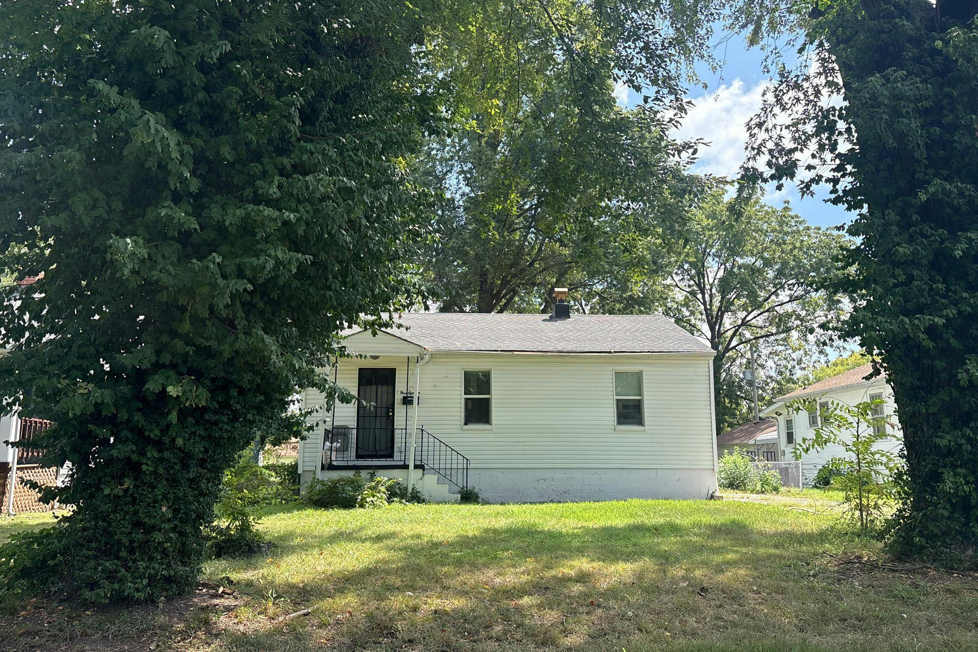 83rd St, East Saint Louis, IL 62203