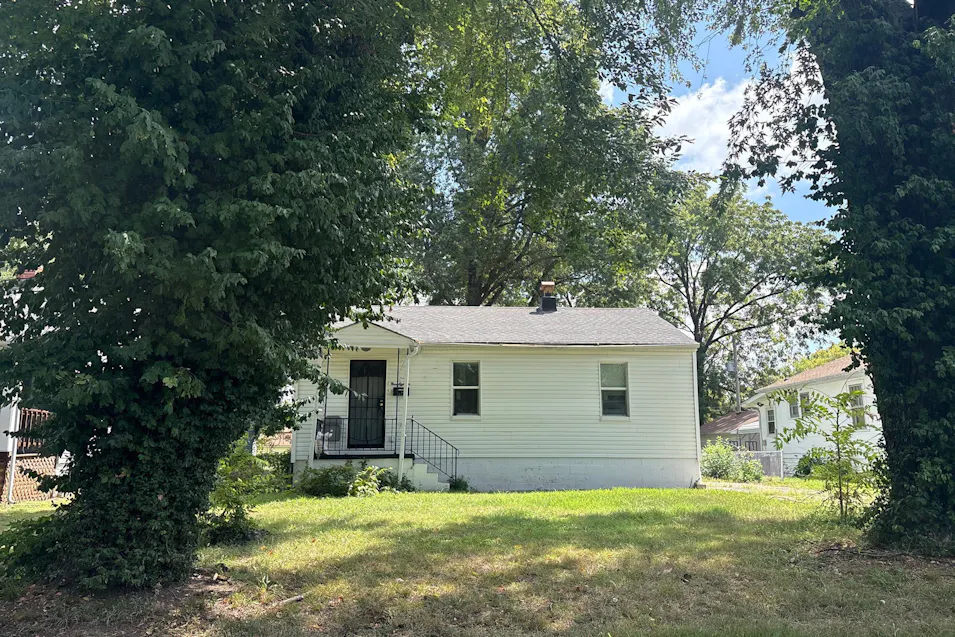 918 N 83rd Street East St. Louis, IL 62203, St. Clair County