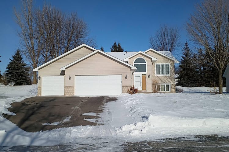 122 Alva St Waconia, MN 55387, Carver County
