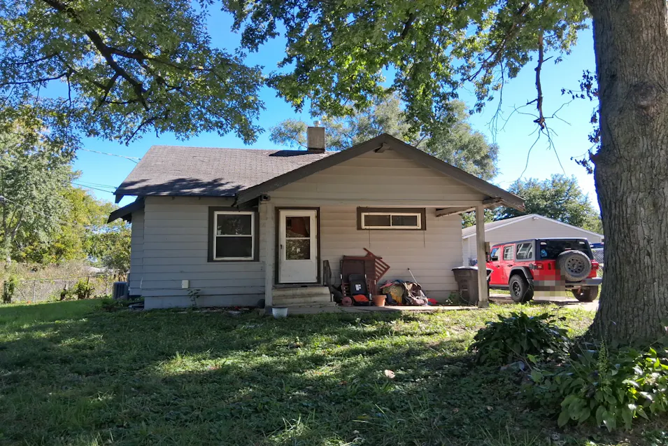 2535 E 16th S Des Moines, IA 50316, Polk County