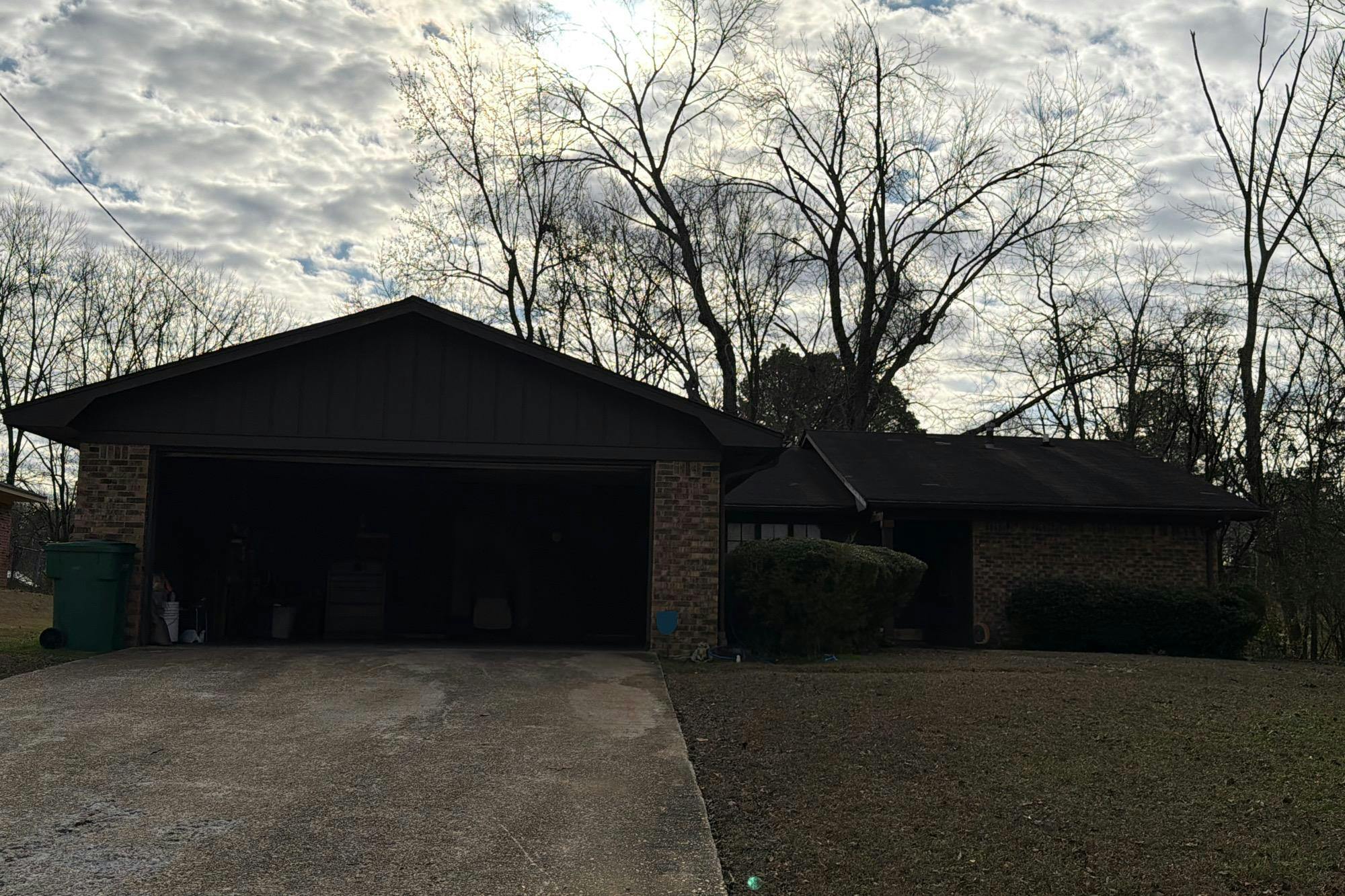 Rollingwood Dr, Tupelo, MS 38801