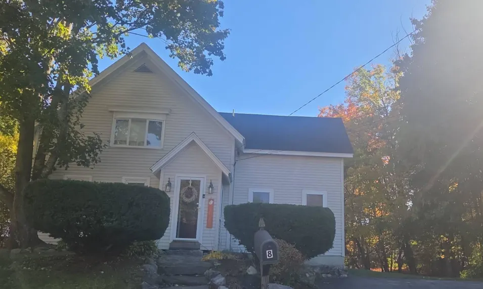 8 Gray Ave Farmington, NH 03835, Strafford County