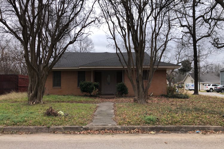 409 W Crockett St Ennis, TX 75119, Ellis County