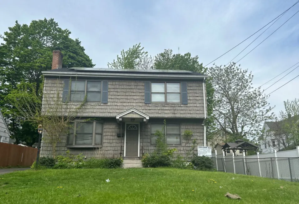 56 Prescott St Meriden, CT 06450, New Haven County