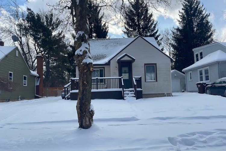 1521 Victor Ave Lansing, MI 48910, Ingham County