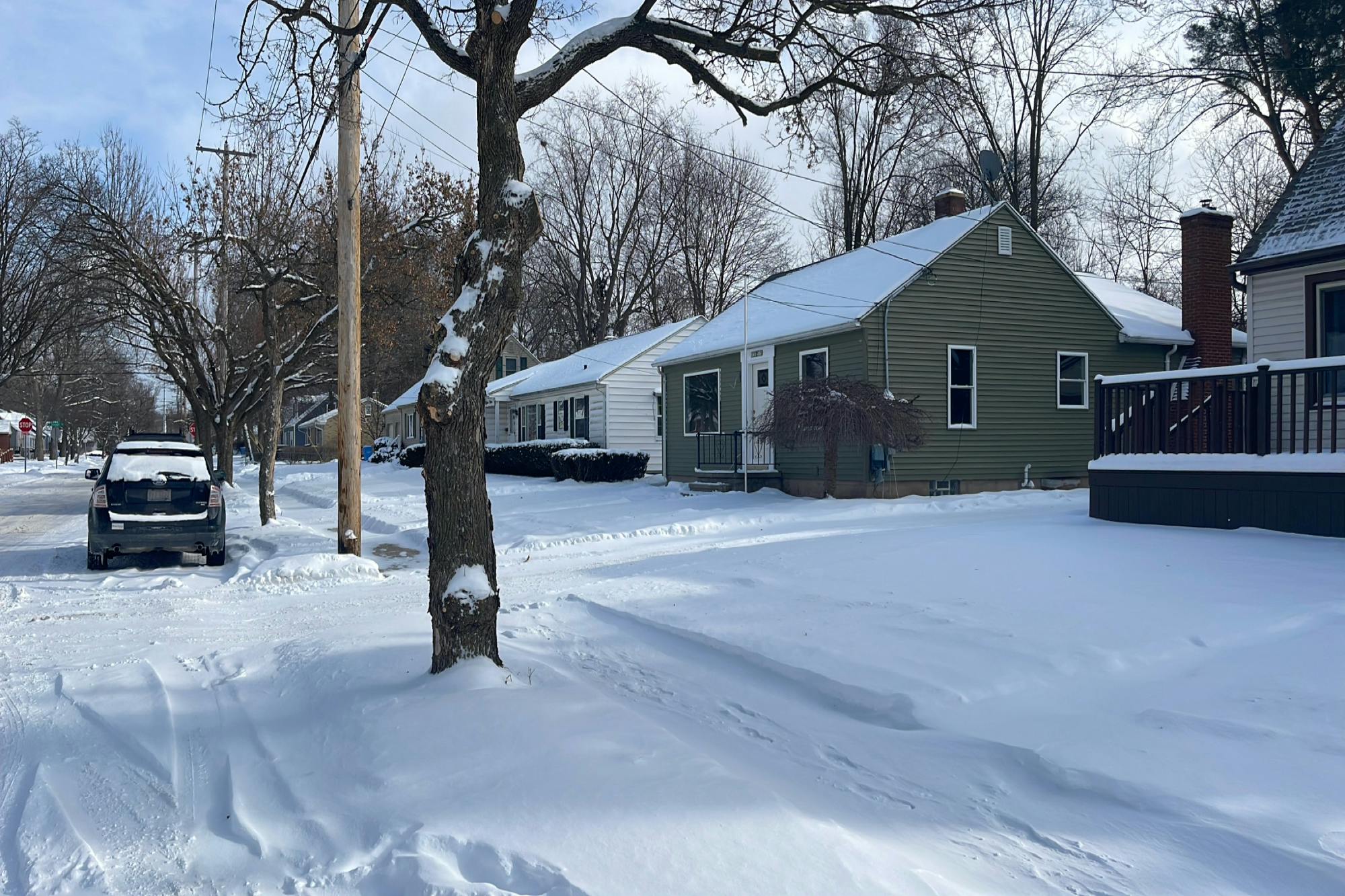 Victor Ave, Lansing, MI 48910