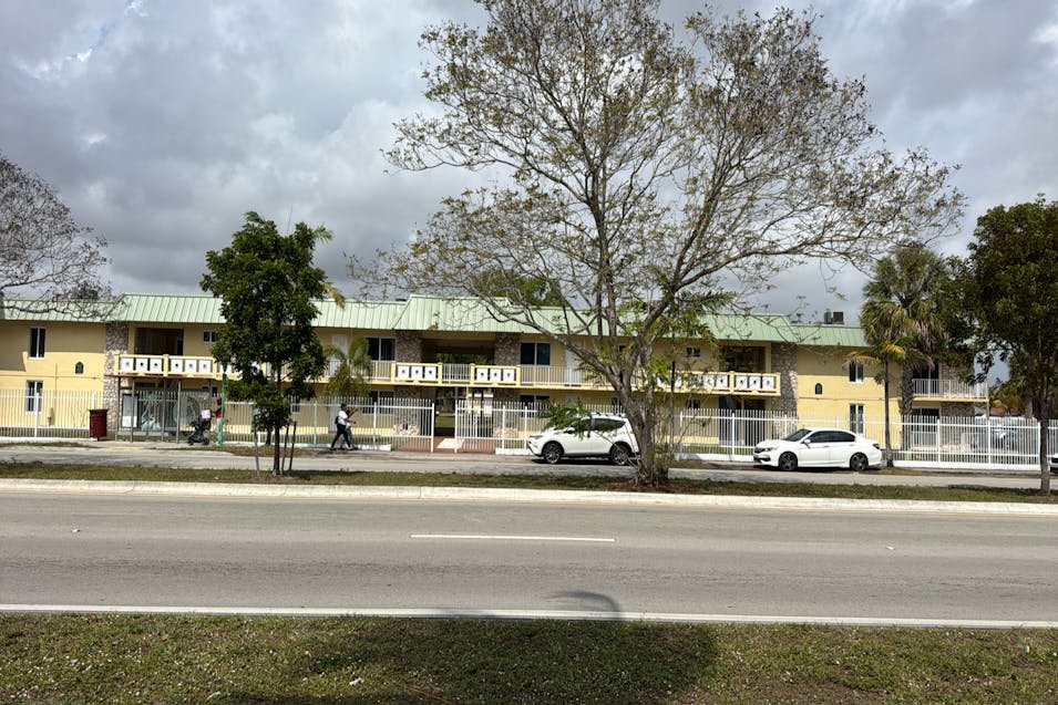 505nw177th St 112 Miami, FL 33169, Miami-Dade County