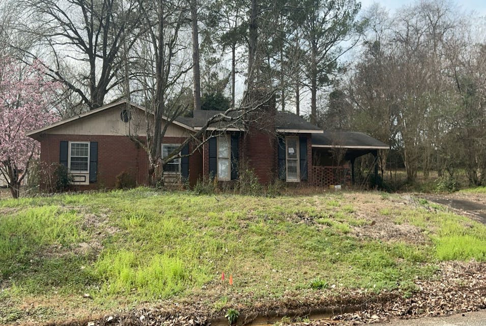 3017 3rd Avenue Phenix City, AL 36867, Russell County