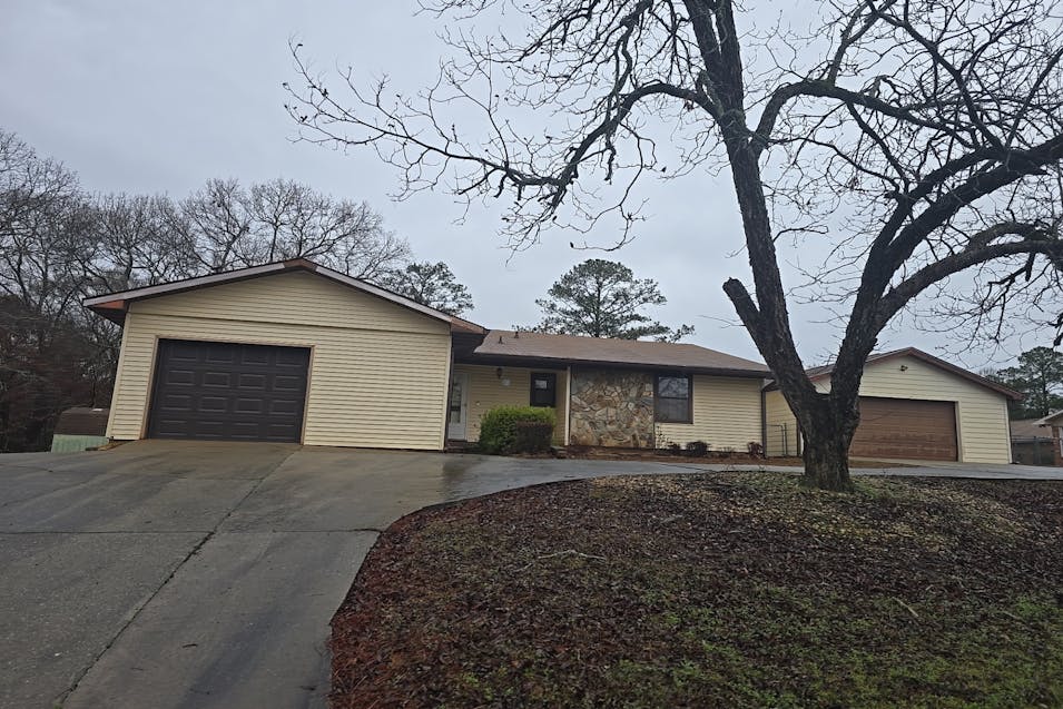 100 Hickory Gln Centerville, GA 31028, Houston County