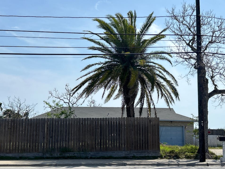 2739 Waldron Rd Corpus Christi, TX 78418, Nueces County