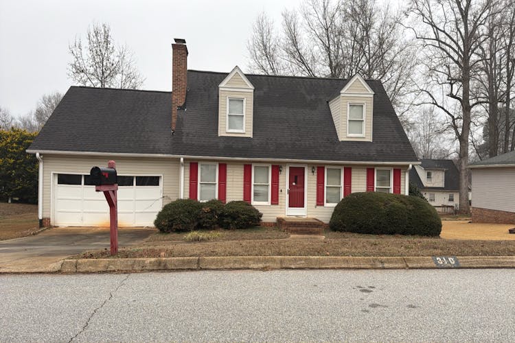 310 Waterbury Ct Simpsonville, SC 29680, Greenvillw County