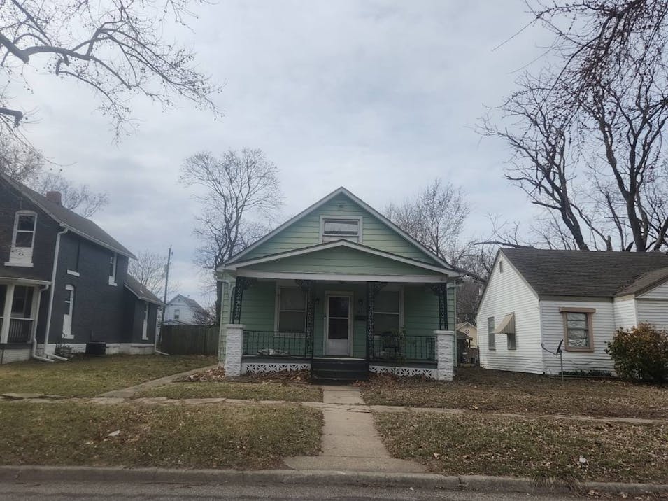 811 NE Oakland Ave Topeka, KS 66616, Shawnee County