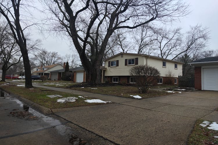 21044 Birchwood Street Farmington, MI 48336, Oakland County