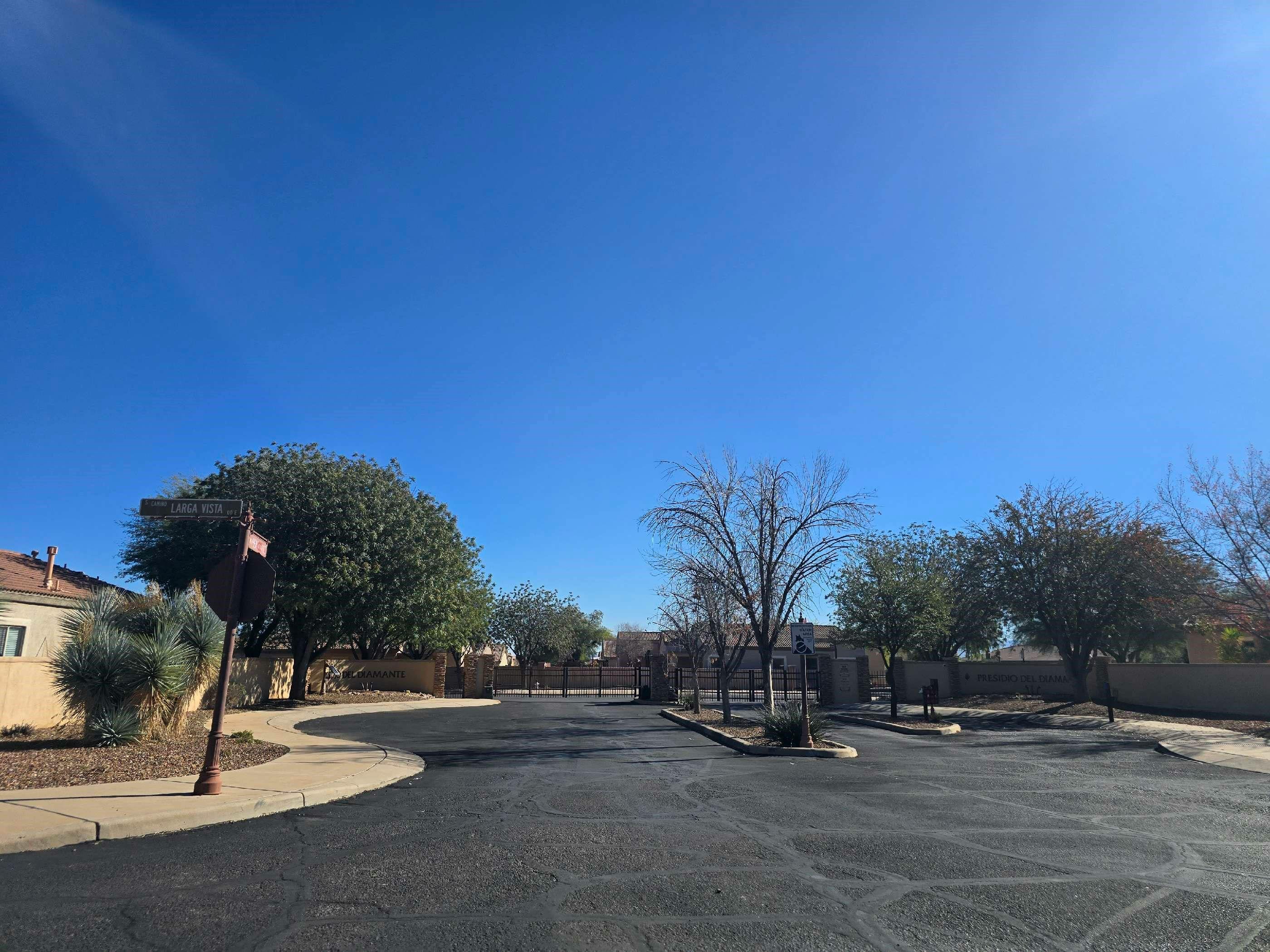 Placita Nubes Blancas , Sahuarita, AZ 85629