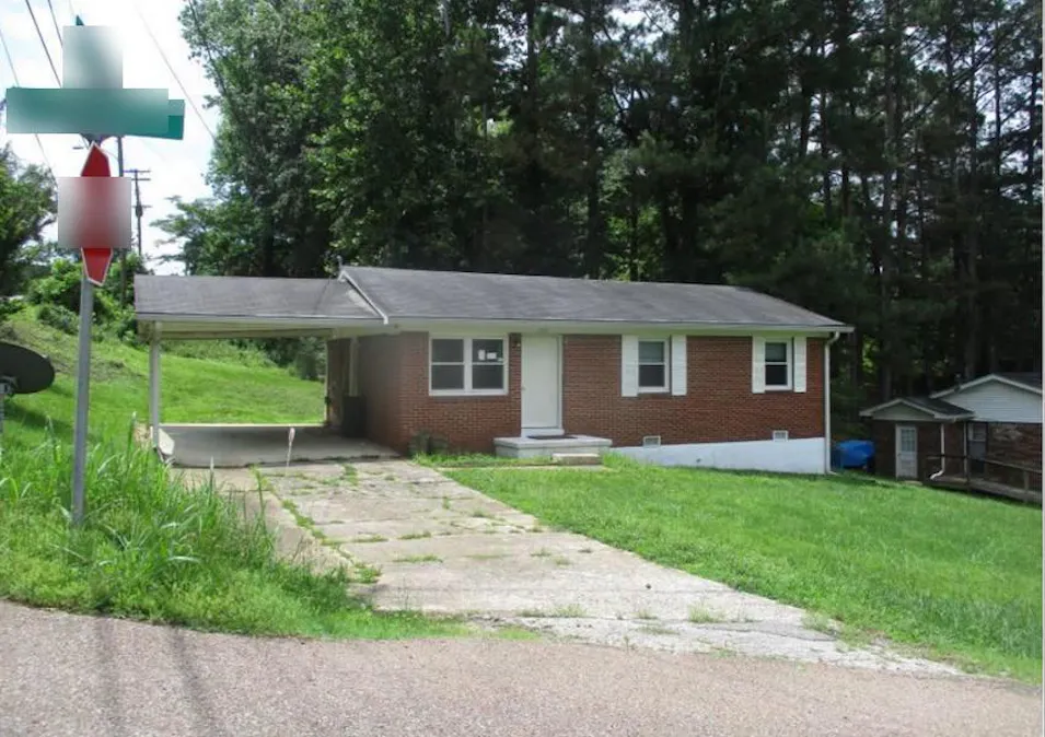 305 Greenacres Dr Paris, TN 38242, Henry County