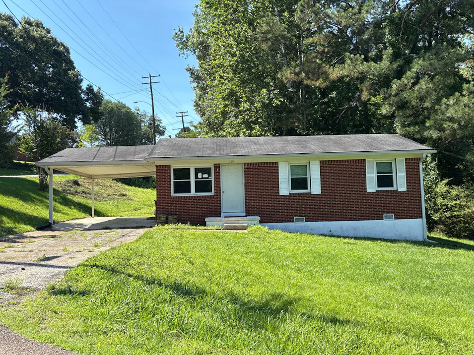 305 Greenacres Dr Paris, TN 38242, Henry County