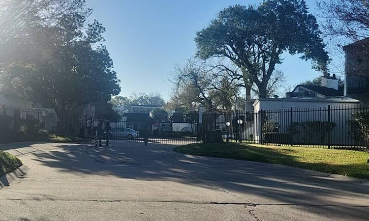 7655 S Braeswood Blvd, Apt 45 Houston, TX 77071, Harris County