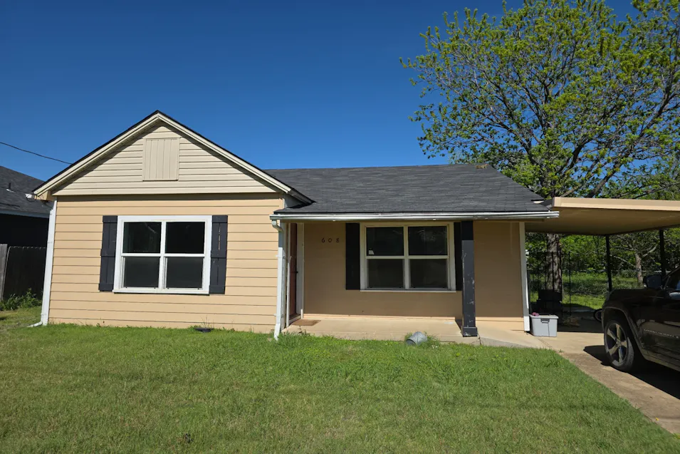 608 Hayes St Mc Gregor, TX 76657, McLennan County