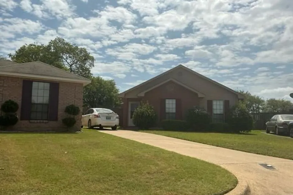 6910 Bluegrass Stakes Montgomery, AL 36117, Montgomery County