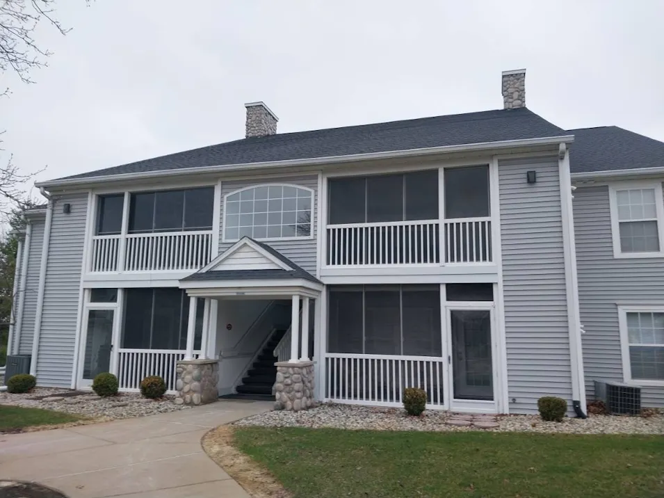 822 W Barrington Cir Jackson, MI 49203, Jackson County