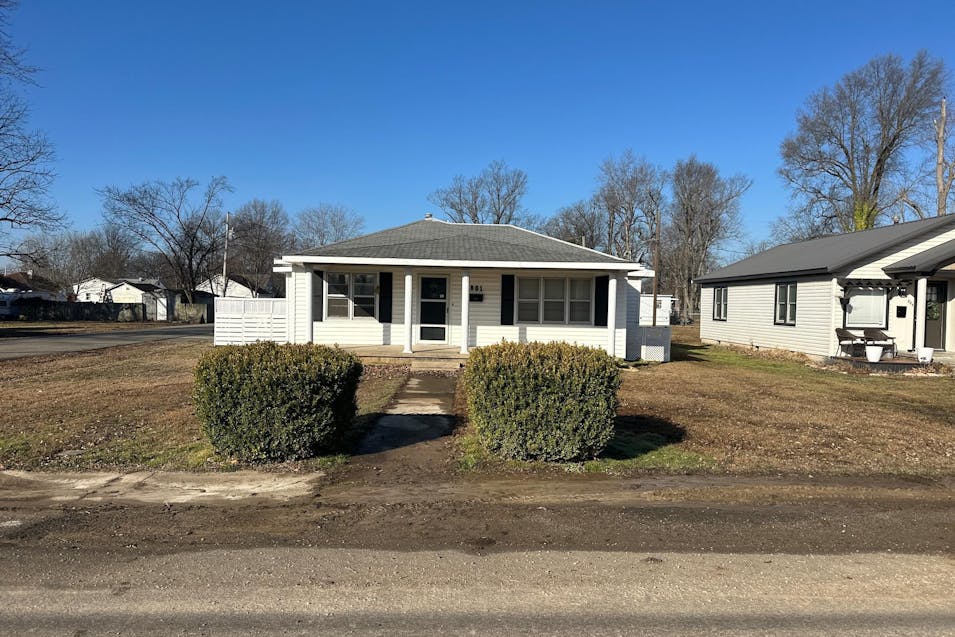 801 N Poplar St Dexter, MO 63841, Stoddard County