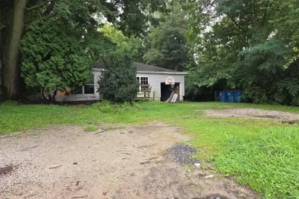 220 State Road 930 E New Haven, IN 46774-1361, Allen County