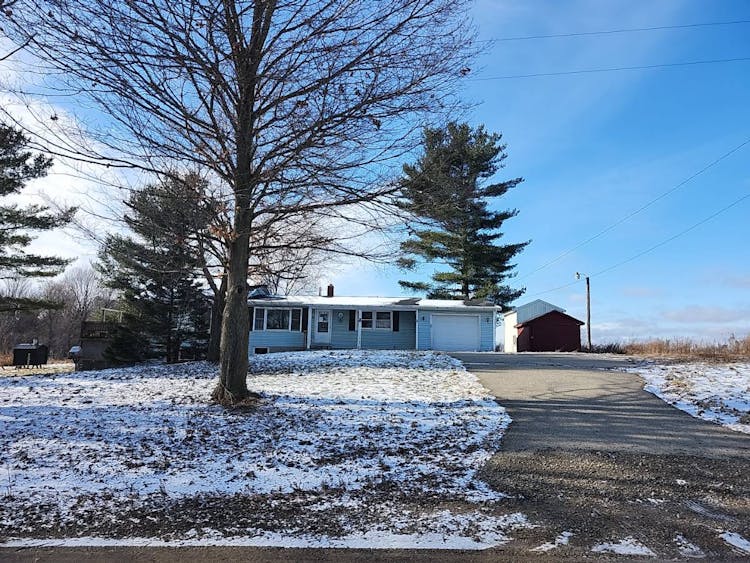 85 N Royston Rd Charlotte, MI 48813, Eaton County