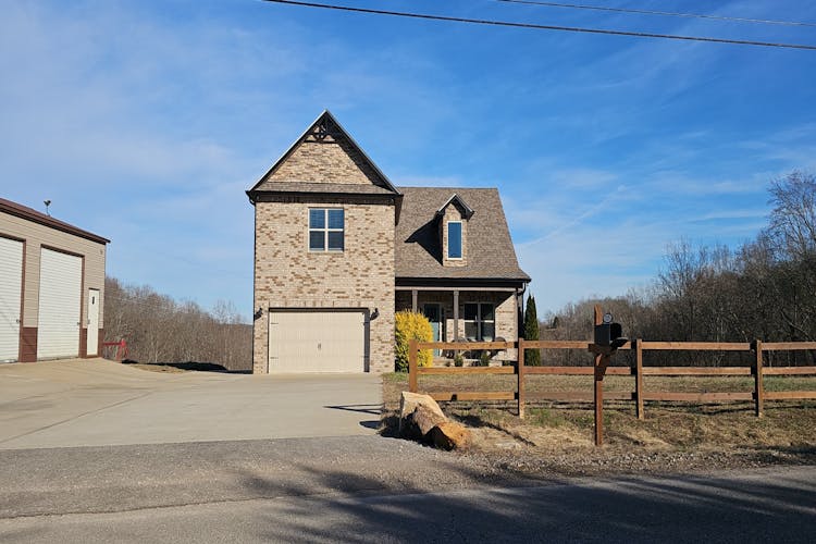 5215 Watkins Ford Road Southside, TN 37171, Montgomery County