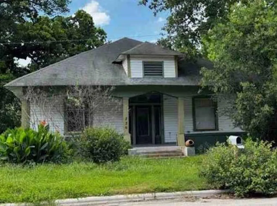 236 8th St Somerville, TX 77879, Burleson County