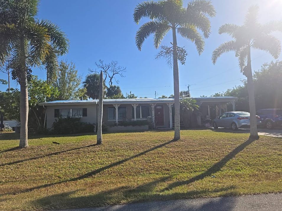 189 Center Avenue NW Port Charlotte, FL 33952, Charlotte County