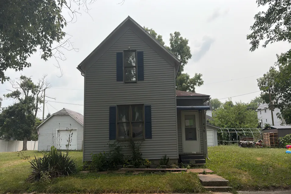 430 E Main St Hartford City, IN 47348-2221, Blackford County