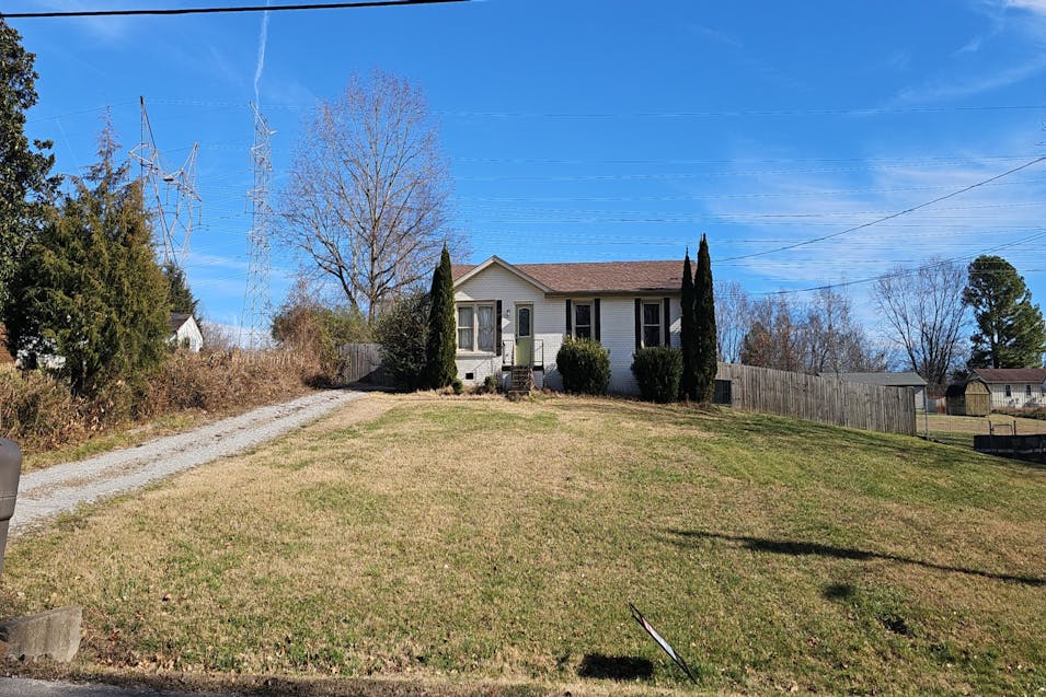 2819 Sparrow Drive Clarksville, TN 37040, Montgomery County