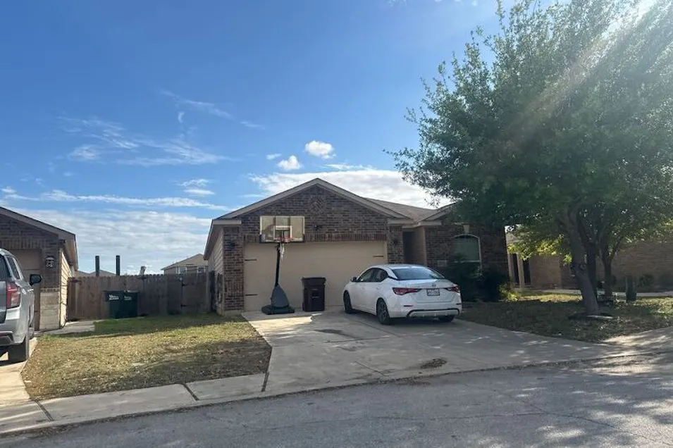 12262 Stratsburg San Antonio, TX 78252, Bexar County