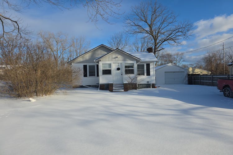 1482 Mitson Blvd Flint, MI 48504, Genesee County